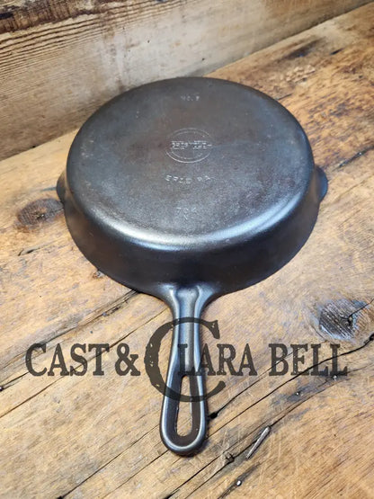 Griswold No. 8 Skillet With Small Block Logo And Smooth Bottom 704 N