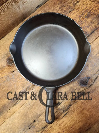 Griswold No. 8 Skillet With Small Block Logo And Smooth Bottom 704 N