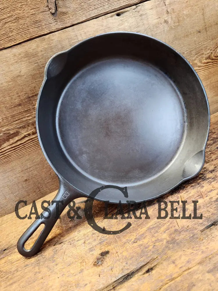 Griswold No. 8 Skillet With Small Block Logo And Smooth Bottom 704 N