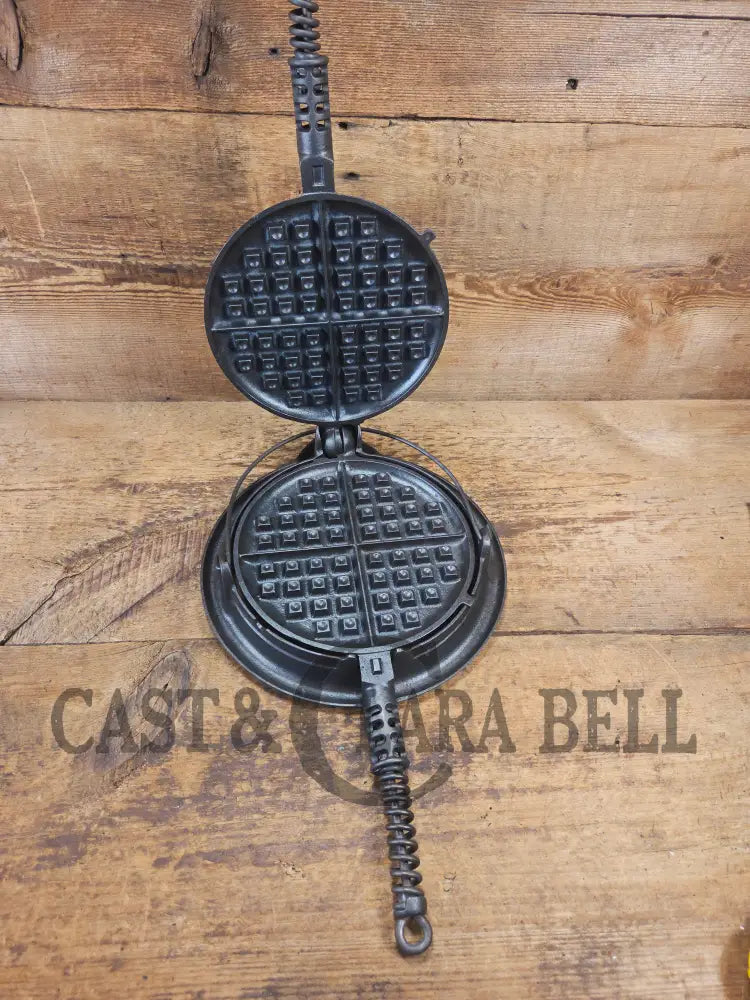 Griswold No. 8 Waffle Iron (314/315) with low (913) bailed base. Makes crispy waffles! - Waffle Iron
