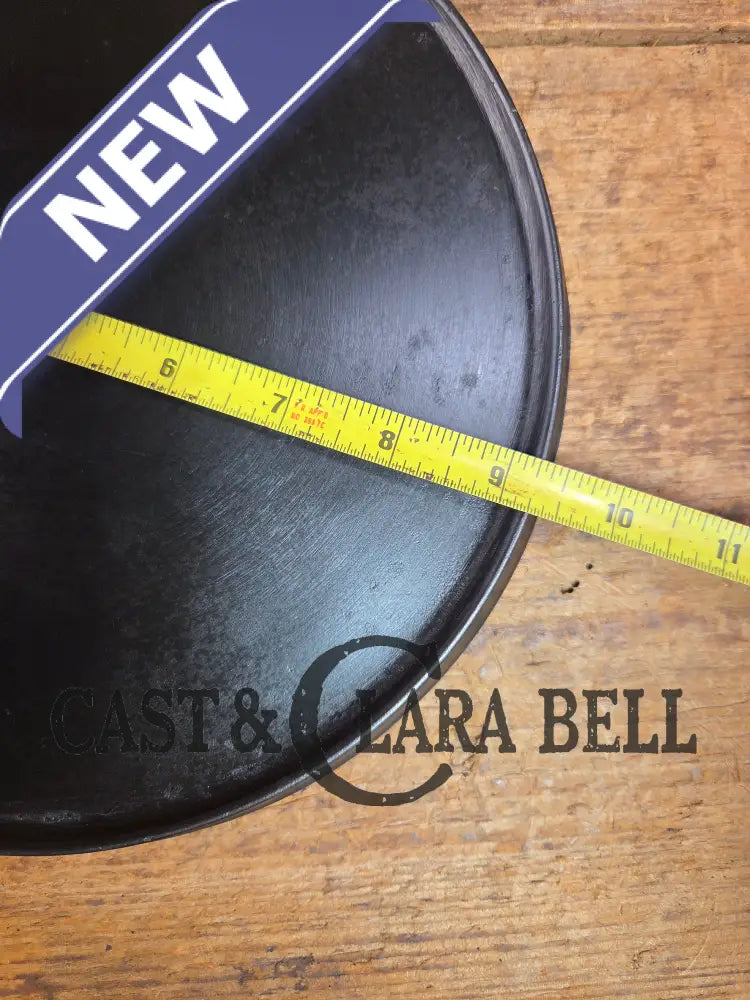 Hard to find 1910’s Early Favorite Piqua Ware #8 Cast Iron Griddle Arc Straight Logo Griddle