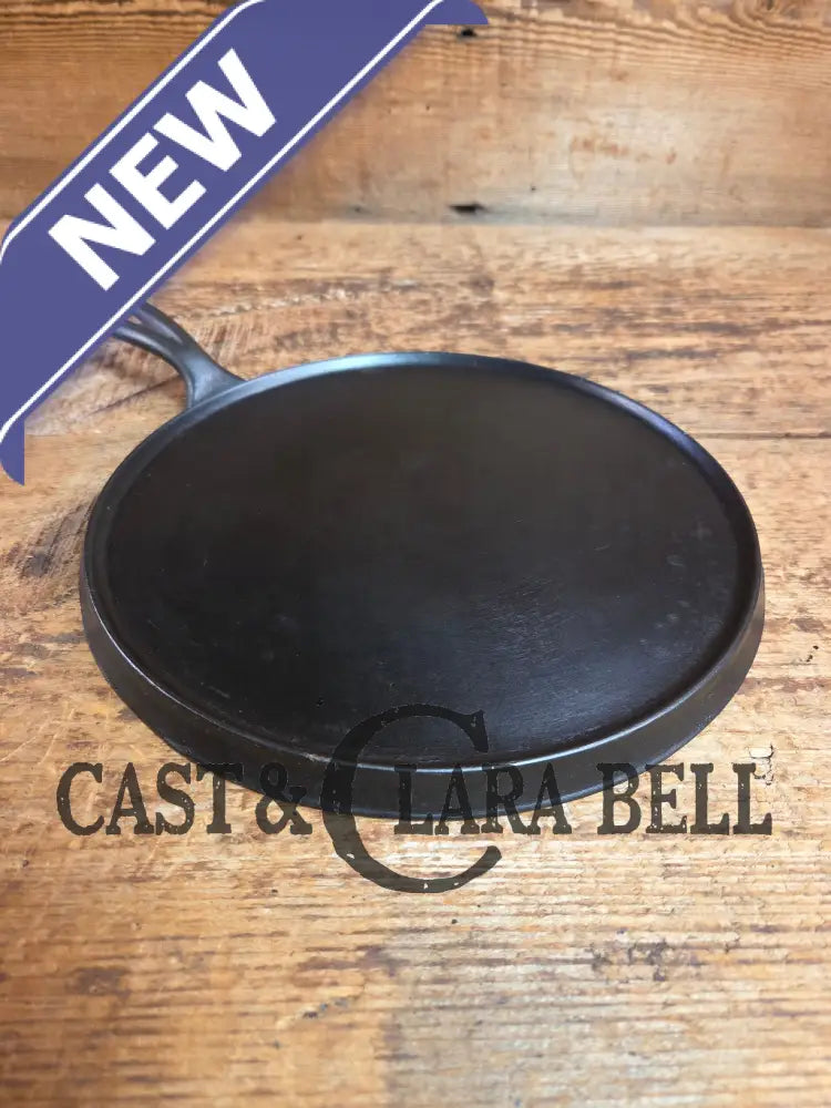 Hard to find 1910’s Early Favorite Piqua Ware #8 Cast Iron Griddle Arc Straight Logo Griddle