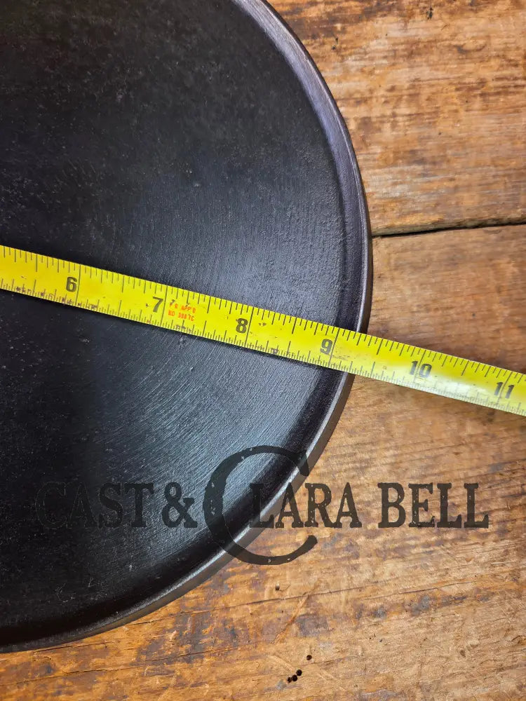 Hard to find 1910’s Early Favorite Piqua Ware #8 Cast Iron Griddle Arc Straight Logo Griddle
