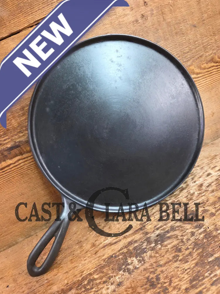 Hard to find 1910’s Early Favorite Piqua Ware #8 Cast Iron Griddle Arc Straight Logo Griddle