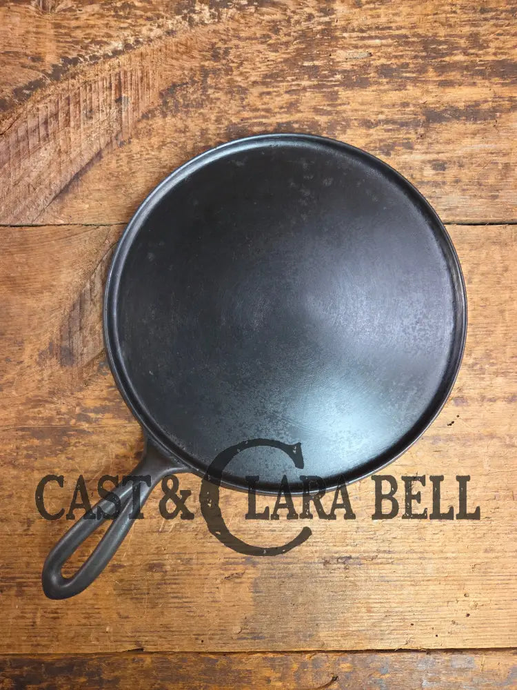 Hard to find 1910’s Early Favorite Piqua Ware #8 Cast Iron Griddle Arc Straight Logo Griddle