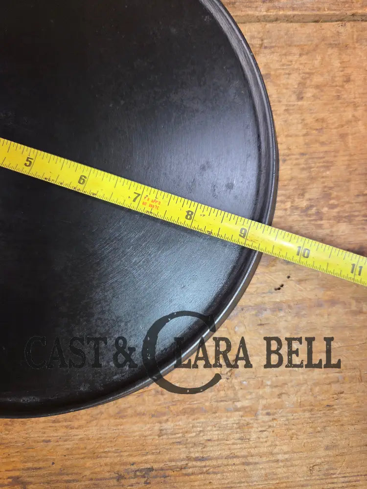 Hard to find 1910’s Early Favorite Piqua Ware #8 Cast Iron Griddle Arc Straight Logo Griddle