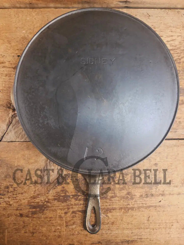 Hard to Find 1910’s Era Wagner made SIDNEY Block Logo #12 Cast Iron Skillet. Great big bacon skillet Skillet