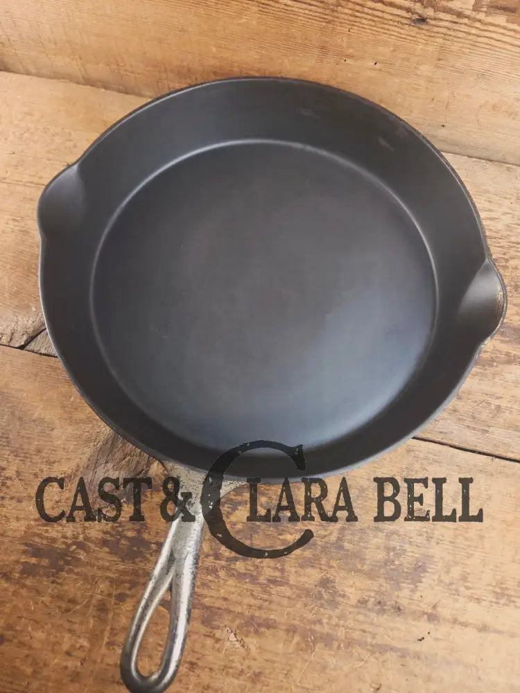 Hard to Find 1910’s Era Wagner made SIDNEY Block Logo #12 Cast Iron Skillet. Great big bacon skillet Skillet