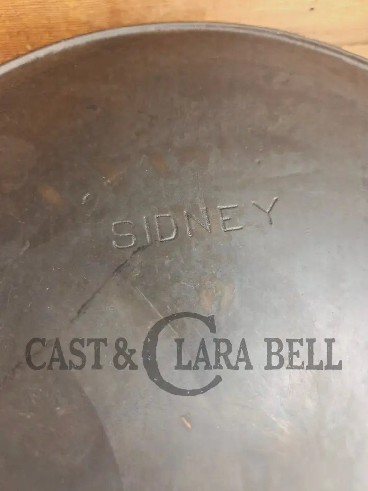 Hard to Find 1910’s Era Wagner made SIDNEY Block Logo #12 Cast Iron Skillet. Great big bacon skillet Skillet