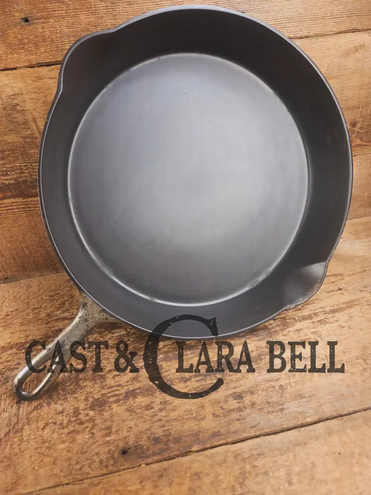 Hard to Find 1910’s Era Wagner made SIDNEY Block Logo #12 Cast Iron Skillet. Great big bacon skillet Skillet