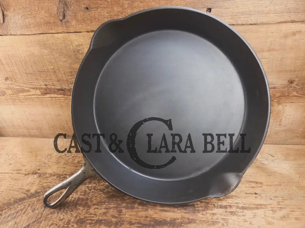 Hard to Find 1910’s Era Wagner made SIDNEY Block Logo #12 Cast Iron Skillet. Great big bacon skillet Skillet