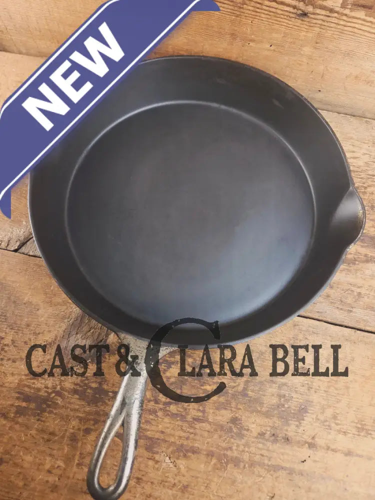 Hard to Find 1910’s Era Wagner made SIDNEY Block Logo #12 Cast Iron Skillet. Great big bacon skillet Skillet