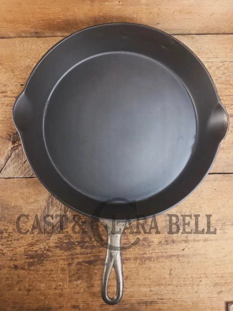 Hard to Find 1910’s Era Wagner made SIDNEY Block Logo #12 Cast Iron Skillet. Great big bacon skillet Skillet