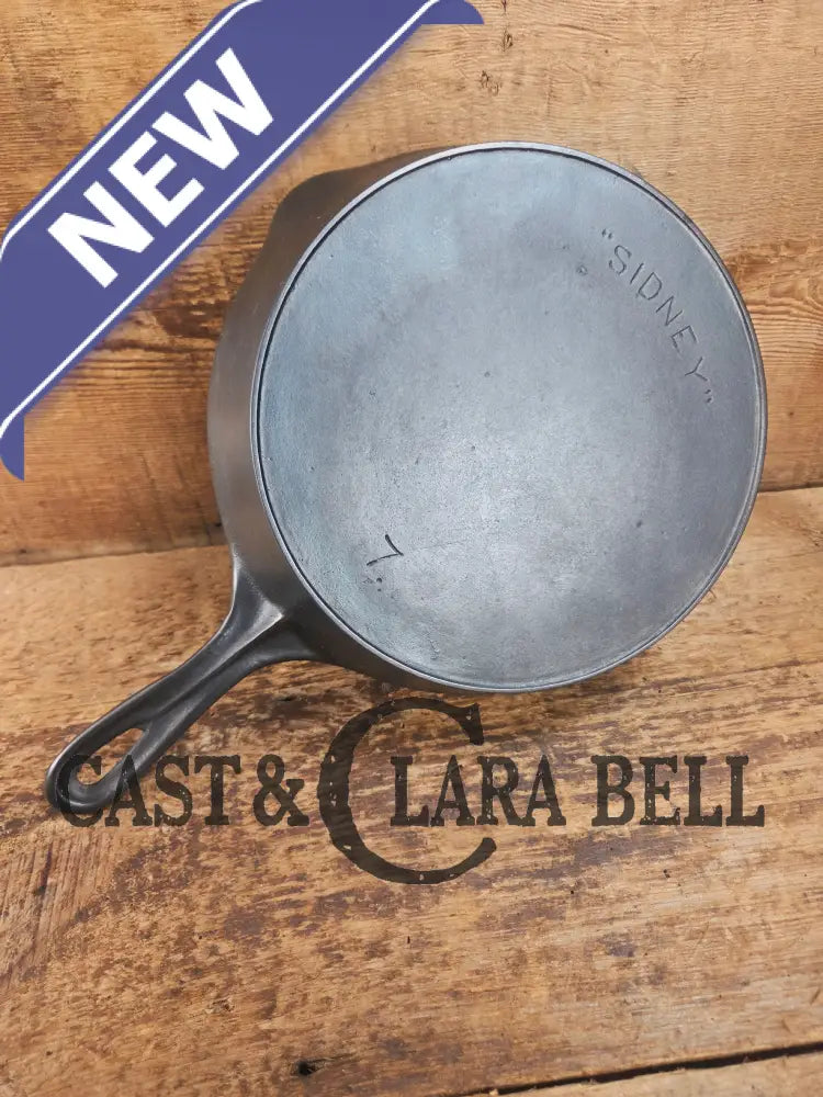 Hard to Find 1910’s Era Wagner made SIDNEY Block Logo #7 Cast Iron Skillet. Beautiful shape fully Restored and Ready to