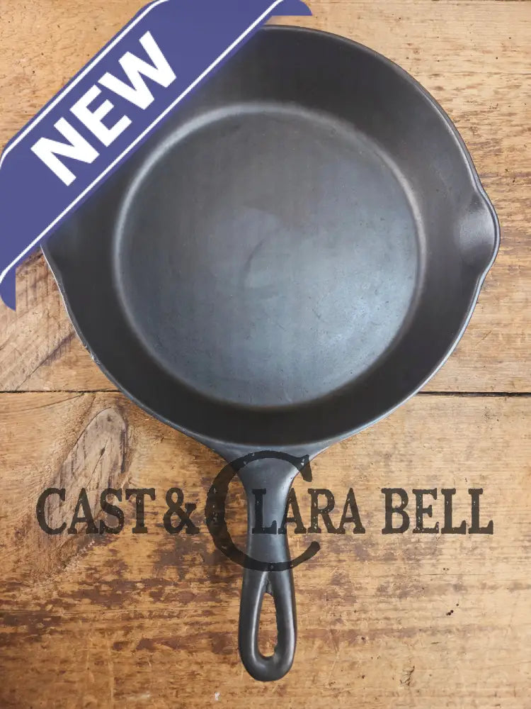 Hard to Find 1910’s Era Wagner made SIDNEY Block Logo #7 Cast Iron Skillet. Beautiful shape fully Restored and Ready to