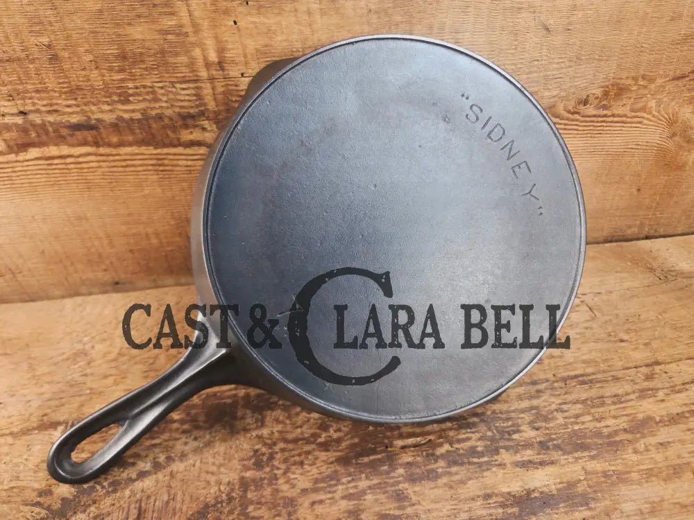Hard to Find 1910’s Era Wagner made SIDNEY Block Logo #7 Cast Iron Skillet. Beautiful shape fully Restored and Ready to