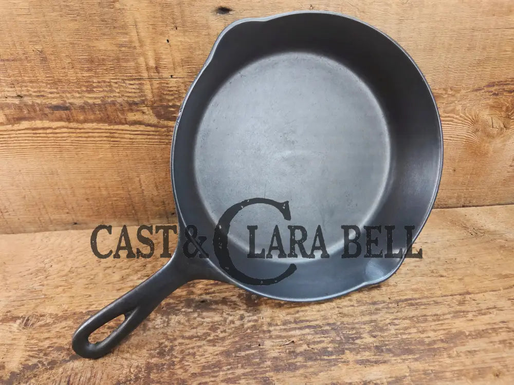 Hard to Find 1910’s Era Wagner made SIDNEY Block Logo #7 Cast Iron Skillet. Beautiful shape fully Restored and Ready to