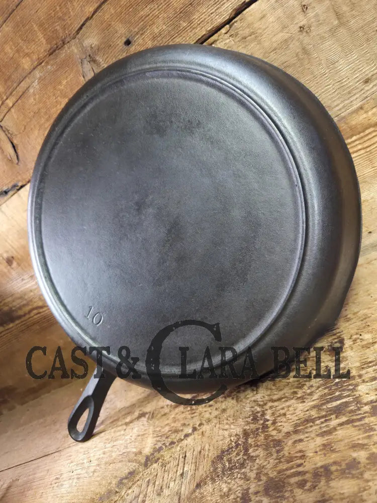Hard to find 1920’s Birmingham Stove & Range Red Mountain Series #10 Skillet with Heat Ring. Great bacon skillet or