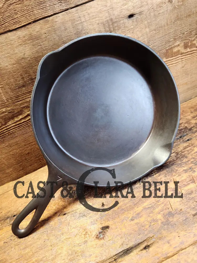 Hard To Find 1920’S Era ’Center’ Stylized Logo Wagner Ware #7 Cast Iron Skillet 1057 C