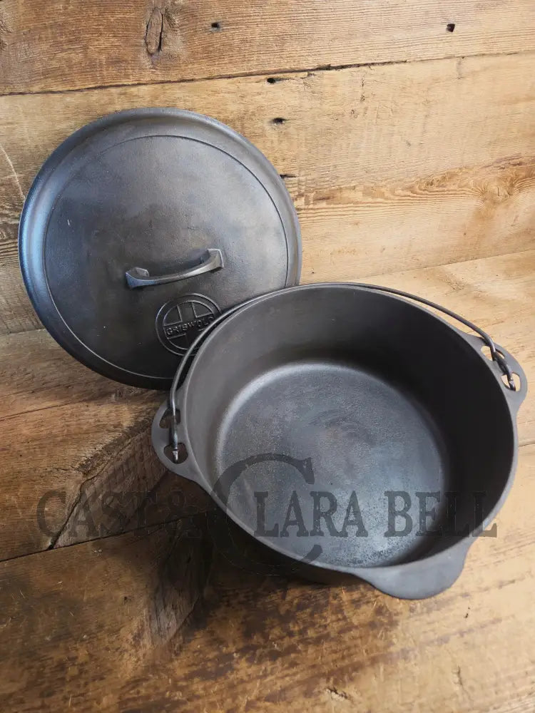 Hard to find 1920’s Griswold #9 Dutch Oven w/ Large Block Logo p/n 1279 and p/n 1289 Button-top Lid with EZ Clean
