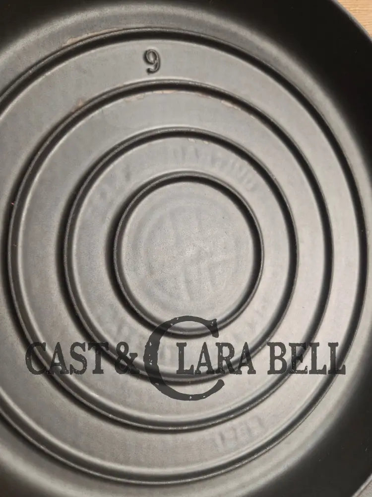 Hard to find 1920’s Griswold #9 Dutch Oven w/ Large Block Logo p/n 1279 and p/n 1289 Button-top Lid with EZ Clean