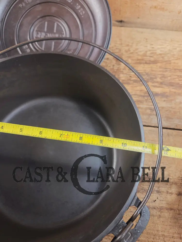 Hard to find 1920’s Griswold #9 Dutch Oven w/ Slant Logo p/n 834 H and p/n 2552 A matching block lid Dutch Ovens