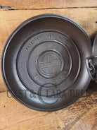 Hard to find 1920’s Griswold #9 Dutch Oven w/ Slant Logo p/n 834 H and p/n 2552 A matching block lid Dutch Ovens