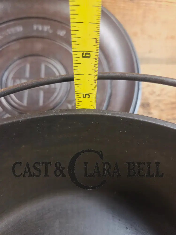 Hard to find 1920’s Griswold #9 Dutch Oven w/ Slant Logo p/n 834 H and p/n 2552 A matching block lid Dutch Ovens