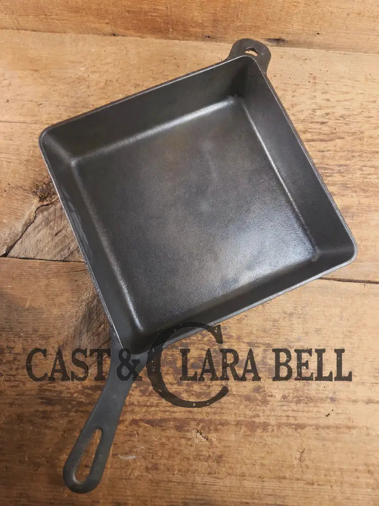 Hard to Find! 1930’s Griswold No. 768 B Square Utility Skillet. GREAT for cornbread and brownies! Skillet