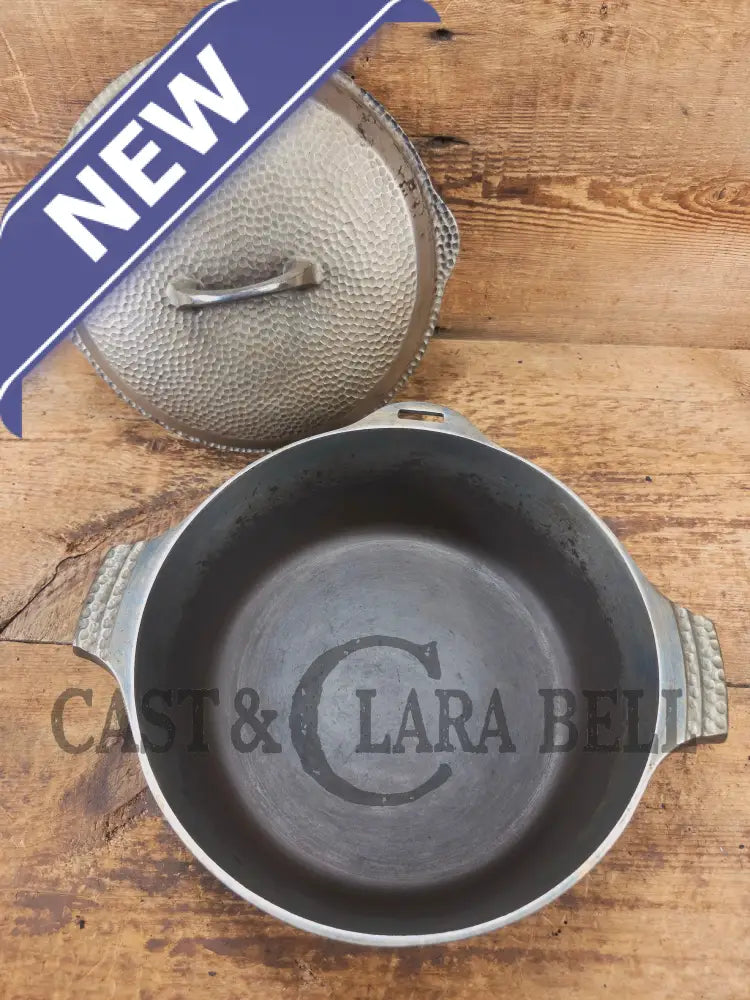 Hard to find 1930’s Hammered AND Duo-Chrome Finish Griswold No. 8 Hinged Dutch Oven w/ Small Logo 2058 - Dutch Ovens
