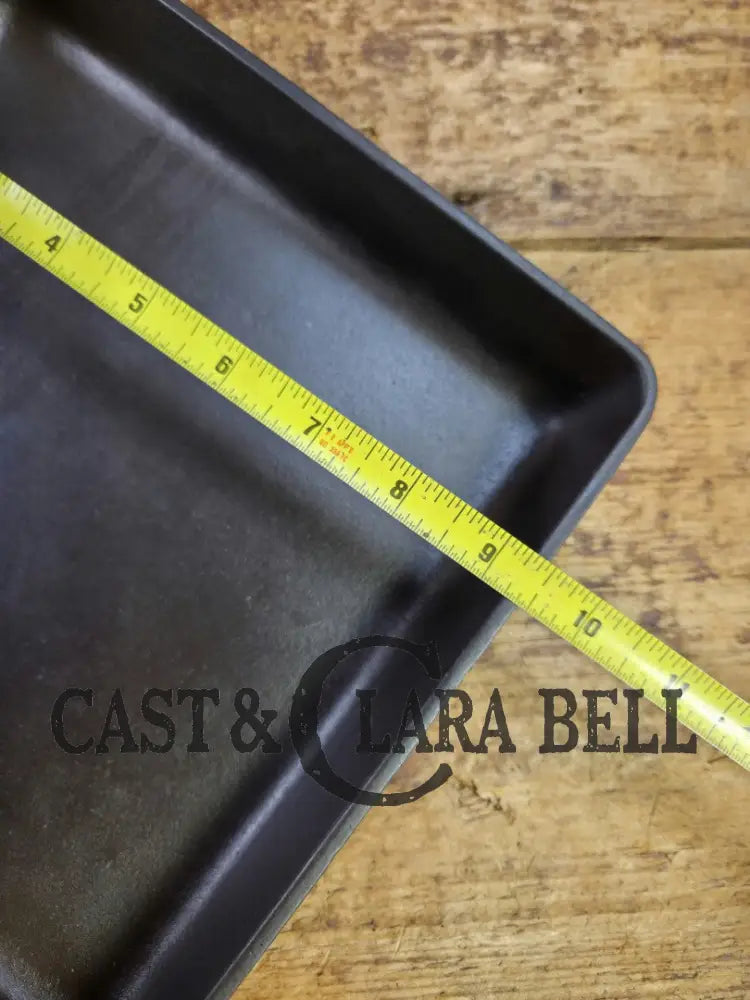 Hard to find! 1940’s Griswold No. 28 Square Fry Skillet w/ Small Block Logo & Grooved Handle. Awesome utility skillet