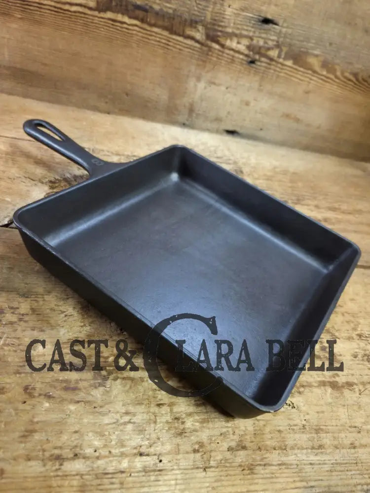 Hard to find! 1940’s Griswold No. 28 Square Fry Skillet w/ Small Block Logo & Grooved Handle. Awesome utility skillet