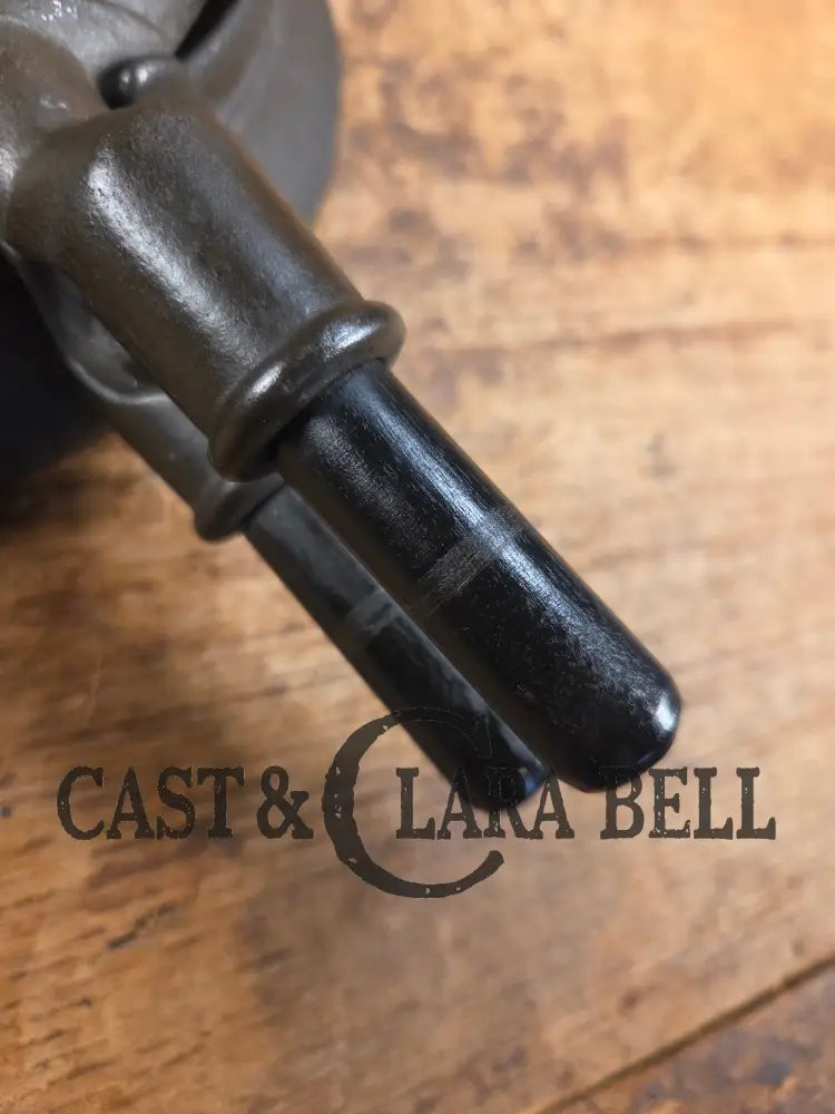 Hard to find and Beautiful!! 1880’s Griswold No. 7 Waffle Iron with low button hinge base. Don’t miss this one Waffle