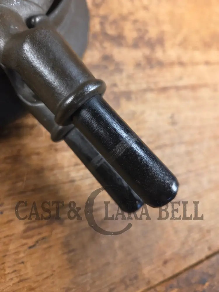 Hard to find and Beautiful!! 1880’s Griswold No. 7 Waffle Iron with low button hinge base. Don’t miss this one Waffle