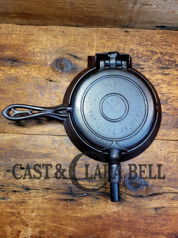 Hard To Find And Beautiful!! 1880’S Griswold No. 7 Waffle Iron With Low Button Hinge Base.