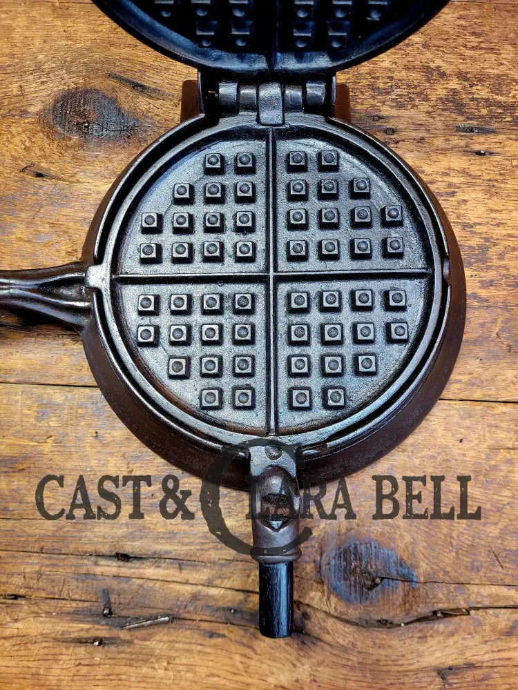 Hard To Find And Beautiful!! 1880’S Griswold No. 7 Waffle Iron With Low Button Hinge Base.