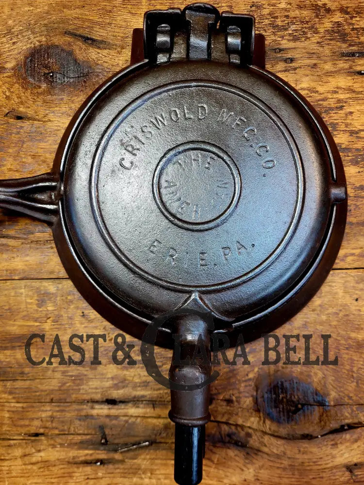 Hard To Find And Beautiful!! 1880’S Griswold No. 7 Waffle Iron With Low Button Hinge Base.