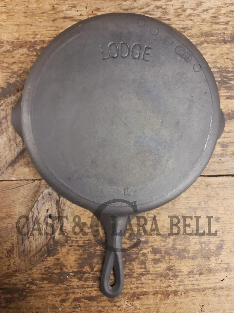 Hard to Find and Priced to Sell! 1910’s Lodge #6 Skillet with Arc Logo. Phil’s favorite series! Skillet