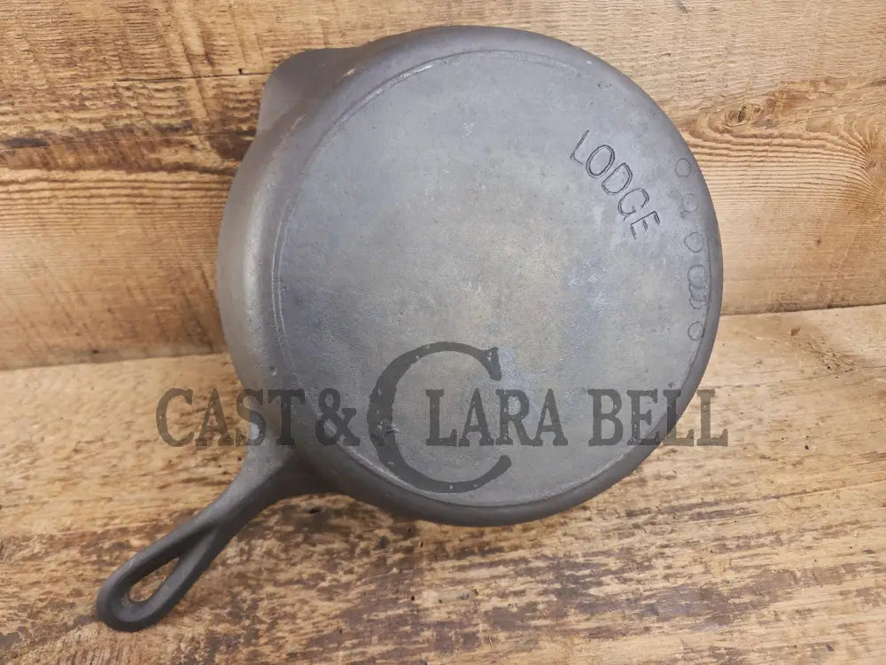 Hard to Find and Priced to Sell! 1910’s Lodge #6 Skillet with Arc Logo. Phil’s favorite series! Skillet