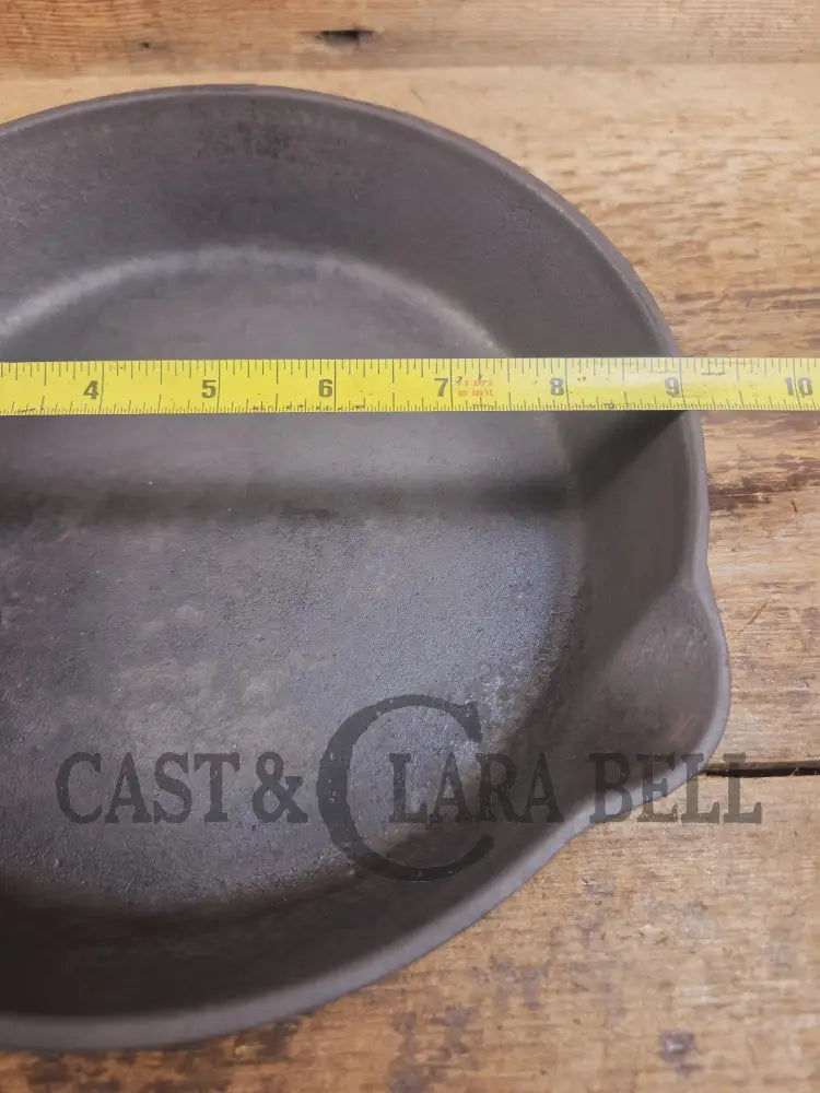Hard to Find and Priced to Sell! 1910’s Lodge #6 Skillet with Arc Logo. Phil’s favorite series! Skillet