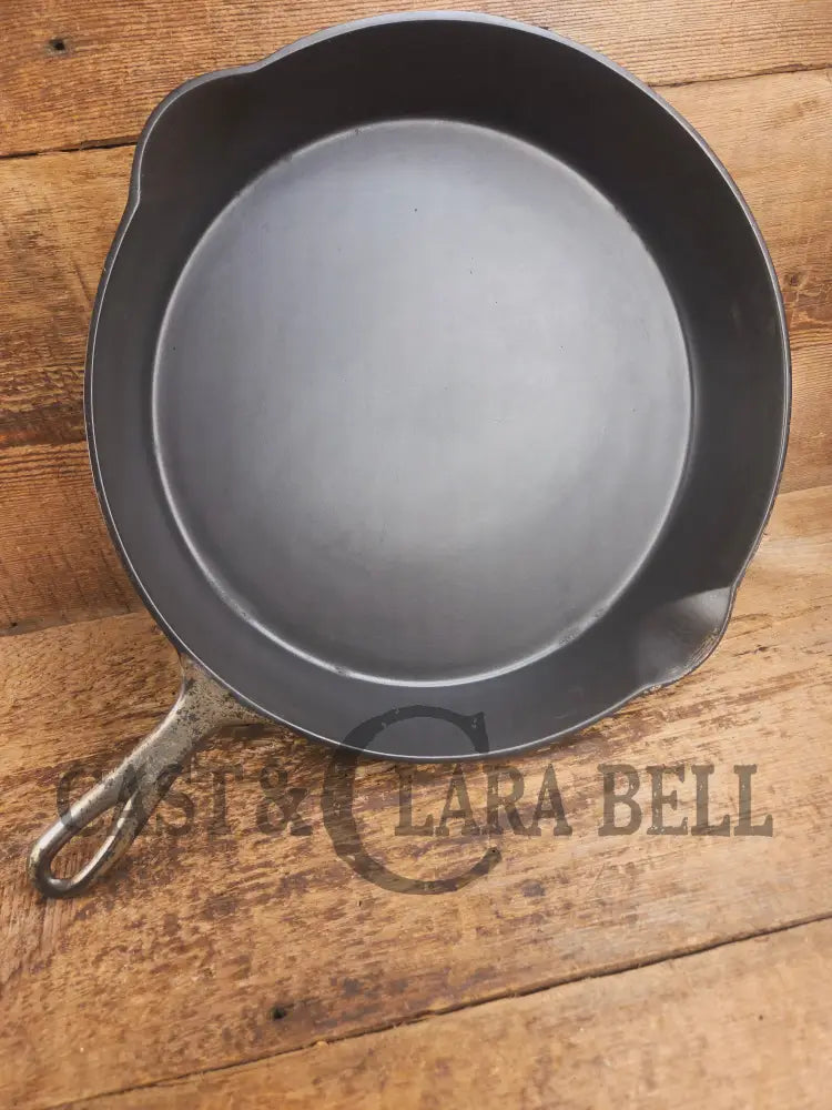 Hard to Find 1910’s Era Wagner made SIDNEY Block Logo #12 Cast Iron Skillet. Great big bacon skillet Skillet