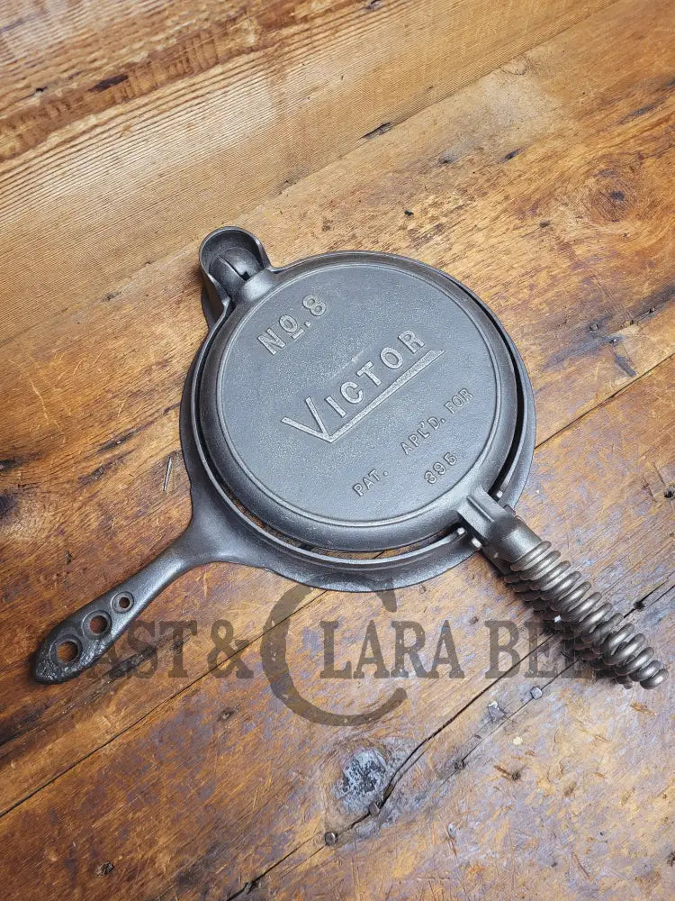 Hard To Find! Griswolds Victor Brand Waffle Iron. Awesome Gift Idea! Skillet