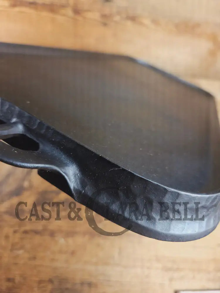 Hard to Find hammered finish and priced to sell! 1930’s Era Wagner #9 Hammered Finish Long Griddle Griddle