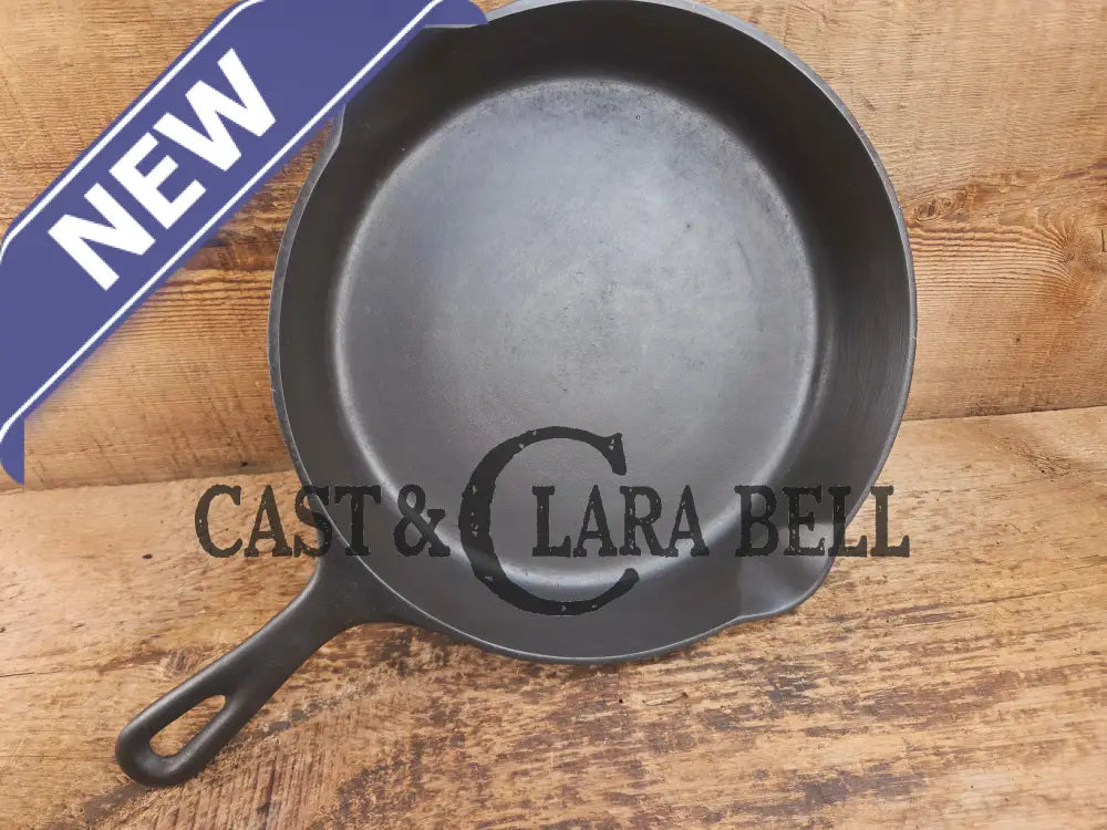 Hard to Find McClary’s #9 Cast Iron Skillet - Canadian made vintage Drip Top Spider Skillet. X617 Ontario Canada Skillet