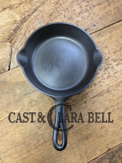 Hard to Find! Mint condition Griswold #4 Skillet (c. 1907-1912) with EPU and Large Slant Logo 702. Fully restored and