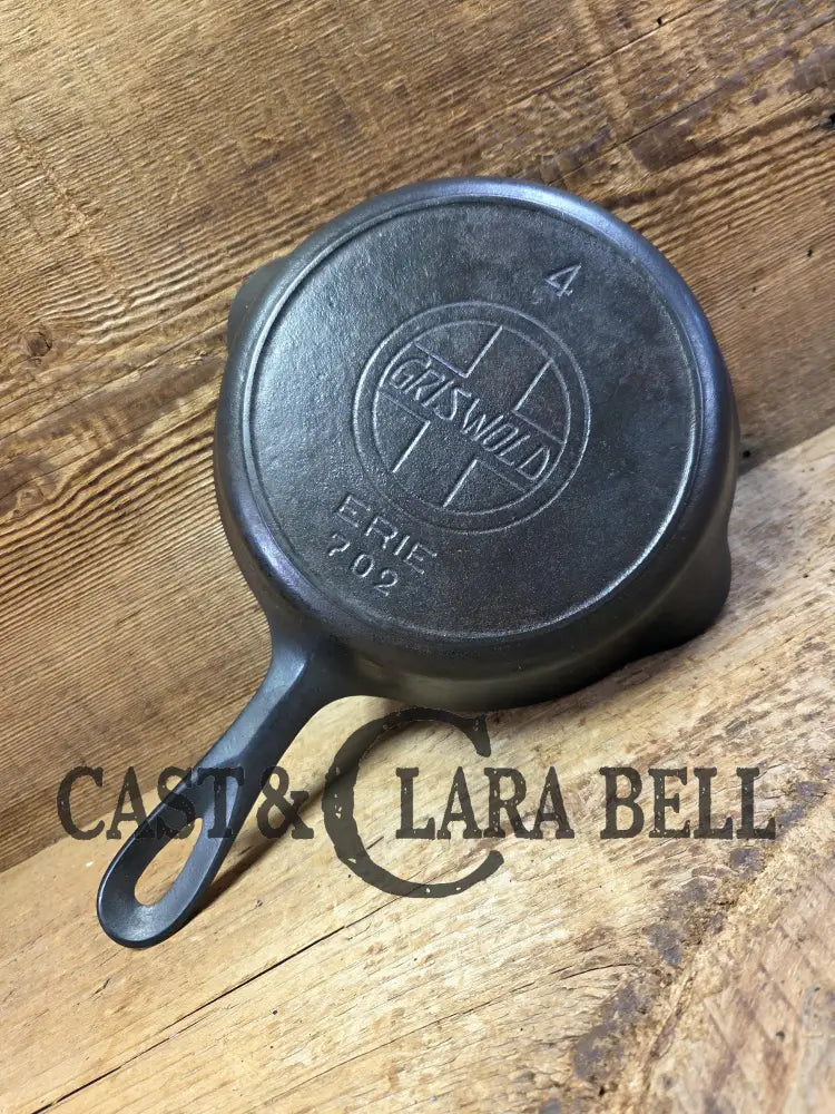 Hard to Find! Mint condition Griswold #4 Skillet (c. 1907-1912) with EPU and Large Slant Logo 702. Fully restored and