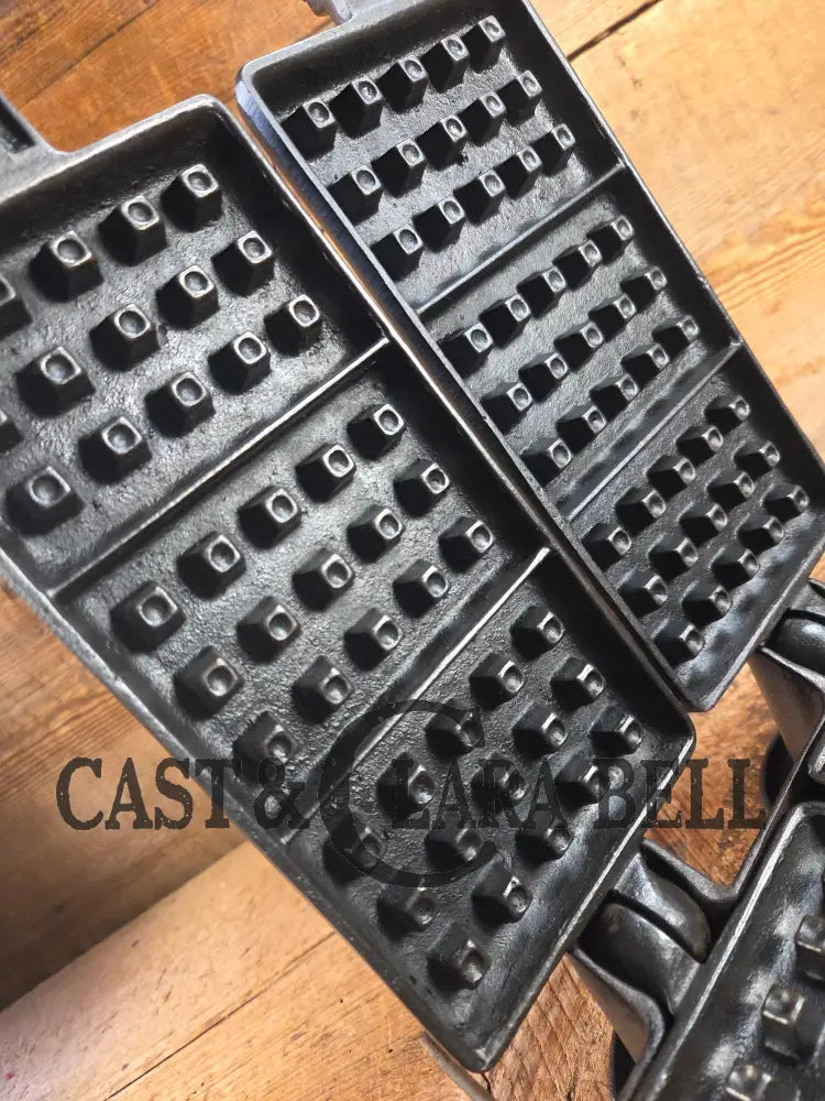 Hard to find showstopper! 1910’s Era Wagner Waffle Iron with matching bailed base. Don’t miss this one Waffle Iron