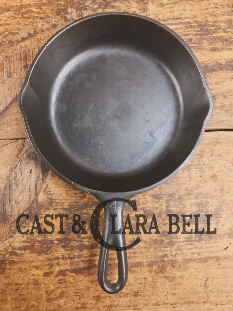 Hard to Find! Very nice Vollrath Fully Marked #4 Skillet (c. 1920’s) Fully restored and ready to use! - Skillet