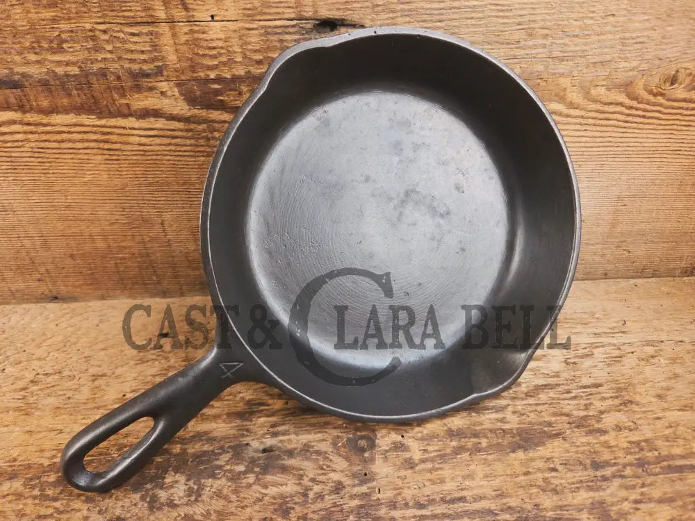 Hard to Find! Very nice Vollrath Fully Marked #4 Skillet (c. 1920’s) Fully restored and ready to use! - Skillet