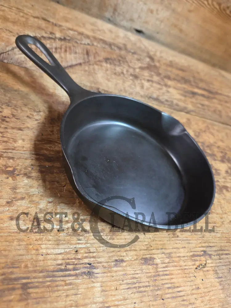 HARD TO FIND! Wagner Made Wertz and Singer #2 Cast Iron Advertising Skillet for Wertz & Singer. Stylized logo Great